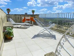 Cloris Guest House