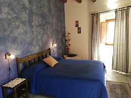 Cloris Guest House