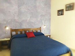Cloris Guest House