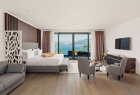 Monte Palm Beach