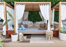 Monte Palm Beach