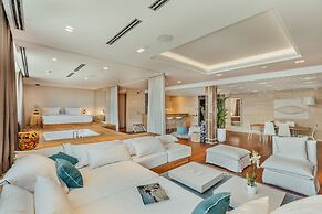 Monte Palm Beach