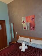 Român Holidays Hostel