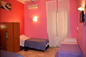 Român Holidays Hostel