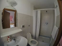 Român Holidays Hostel