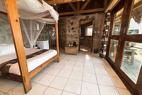 Safari Beach Lodge