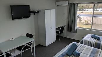 Harrington Village Motel
