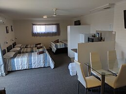 Harrington Village Motel