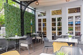 Public House Hotel