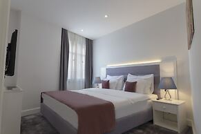 Public House Hotel