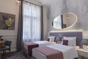 Public House Hotel