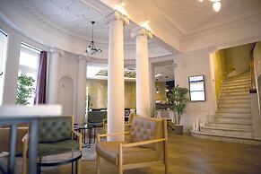Public House Hotel