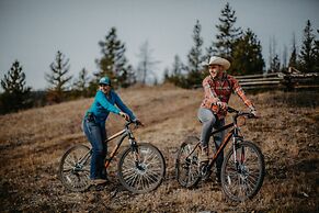 Big Creek Lodge - Working Guest Ranch