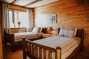 Big Creek Lodge - Working Guest Ranch