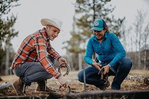 Big Creek Lodge - Working Guest Ranch
