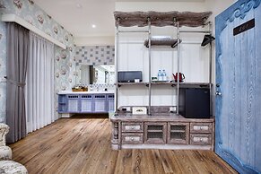 R&J GuestHouse