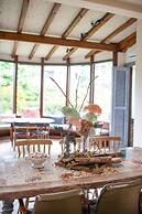 R&J GuestHouse