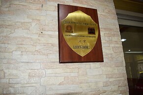 ARC Egerton Hotel