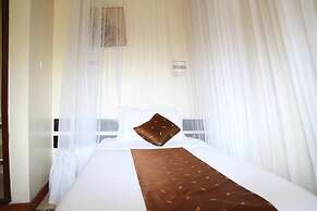 ARC Egerton Hotel