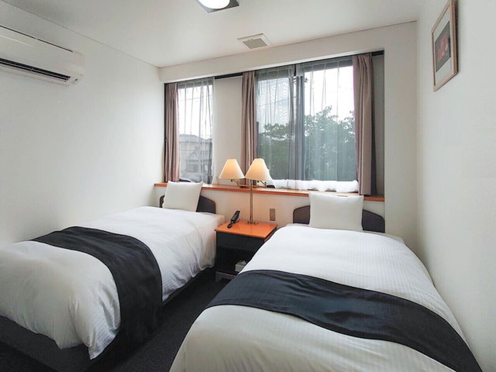 REMBRANDT INN KAZUSA
