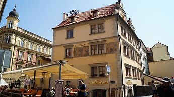 Hotel U Tri Pstrosu