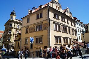 Hotel U Tri Pstrosu