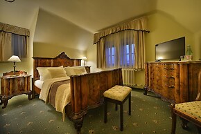 Hotel U Tri Pstrosu