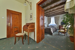 Hotel U Tri Pstrosu