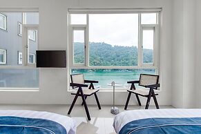 Shui Yang Lakeview House with Elevator