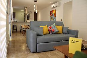 High-end comfort 2BR Condo with pool access by Happy Address