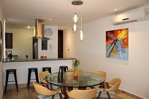 High-end comfort 2BR Condo with pool access by Happy Address