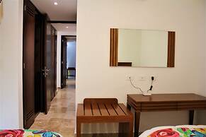 High-end comfort 2BR Condo with pool access by Happy Address