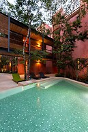 Profound relaxation in 2BR Condo with pool view by Happy Address