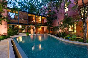 Profound relaxation in 2BR Condo with pool view by Happy Address