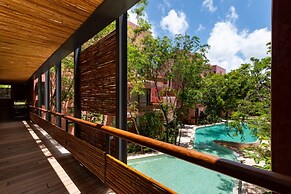 Profound relaxation in 2BR Condo with pool view by Happy Address