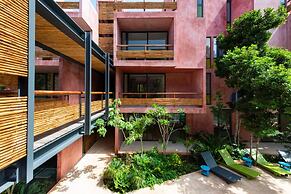 Chic Jungle 2 BR Condo by Happy Address