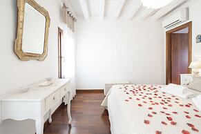 Maison Valentina