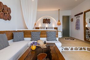Niki Savvas Studio & Suites
