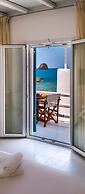 Niki Savvas Studio & Suites