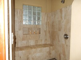 Casa Arcoiris Zihuatanejo