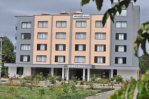 Peaks Hotel Limited