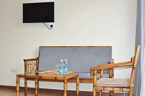 Peaks Hotel Limited