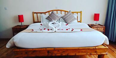 Peaks Hotel Limited