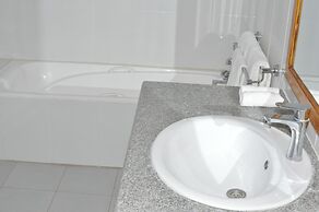 Peaks Hotel Limited
