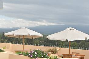 Peaks Hotel Limited