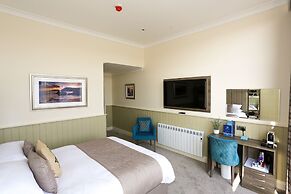 Duck Bay Hotel