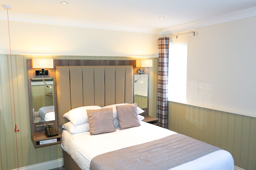 Duck Bay Hotel
