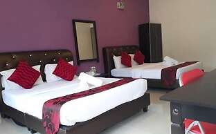 Max Ferringhi Hotel