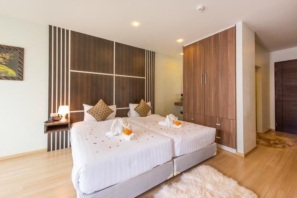 Golden Manora Hotel Bangtao Beach