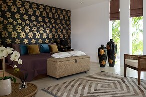 SuperNova Private Boutique Retreat Villa